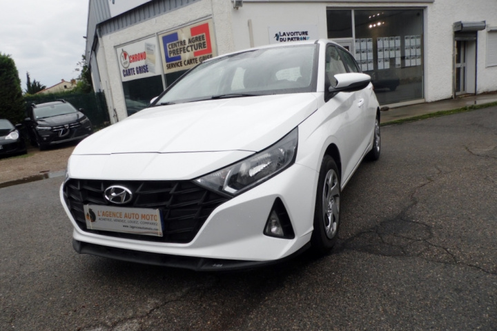 HYUNDAI i20